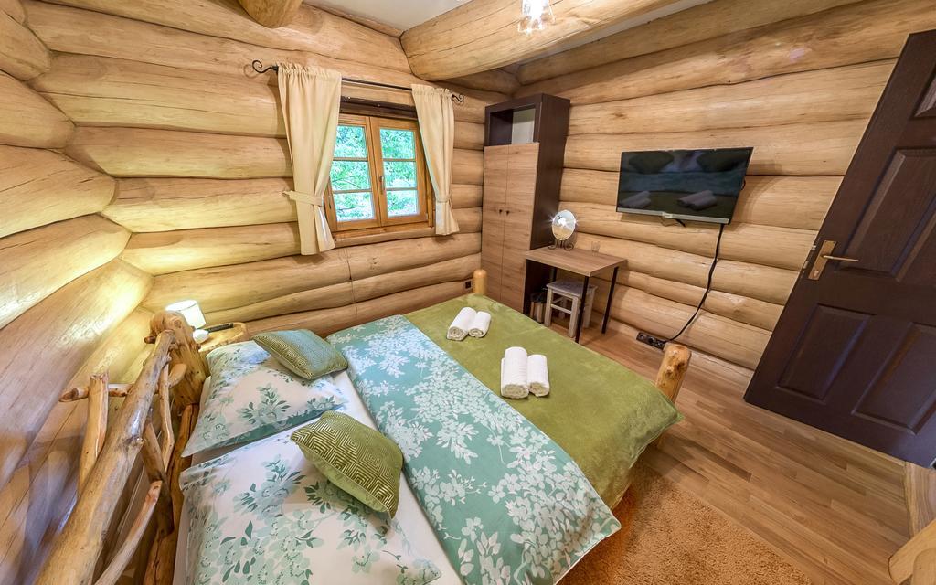 セリステ・ドゥレズニツコ Bear'S Logヴィラ エクステリア 写真